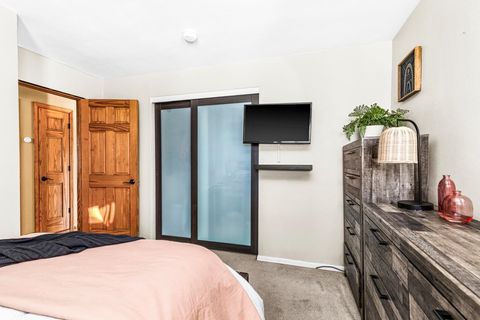 Tiny photo for 32 W Palm St, Duluth, MN 55811 (MLS # 6122975)