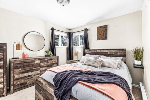 Tiny photo for 32 W Palm St, Duluth, MN 55811 (MLS # 6122975)