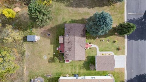 Tiny photo for 801 W Stowe St, Duluth, MN 55808 (MLS # 6122651)