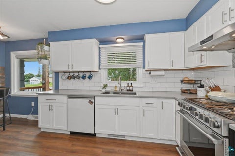Tiny photo for 5141 Juniata St, Duluth, MN 55804 (MLS # 6126527)