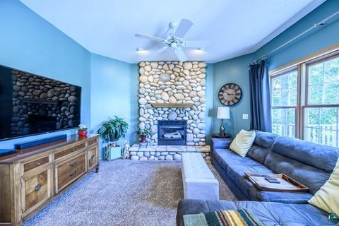 Tiny photo for 304 Terrace St, Duluth, MN 55811 (MLS # 6125672)