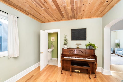 Tiny photo for 5410 Oneida St, Duluth, MN 55804 (MLS # 6125813)