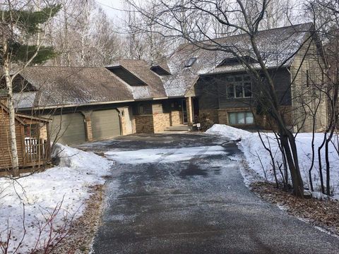 Photo of 2223 Leonard St, Duluth, MN 55811 (MLS # 6123695)