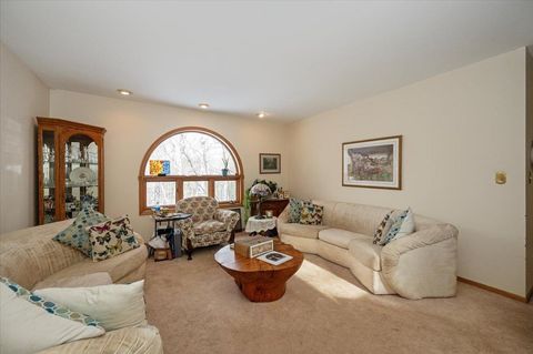 Tiny photo for 2223 Leonard St, Duluth, MN 55811 (MLS # 6123695)