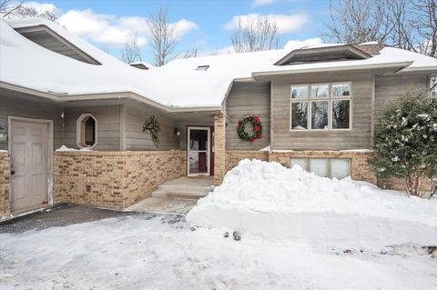 Tiny photo for 2223 Leonard St, Duluth, MN 55811 (MLS # 6123695)