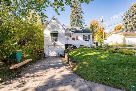Photo of 909 N 49th Ave E Ave, Duluth, MN 55804 (MLS # 6128370)