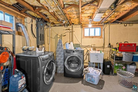 Tiny photo for 909 N 49th Ave E Ave, Duluth, MN 55804 (MLS # 6128370)