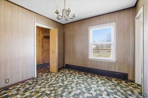 Tiny photo for 709 Michigan St, Hibbing, MN 55746 (MLS # 6124265)