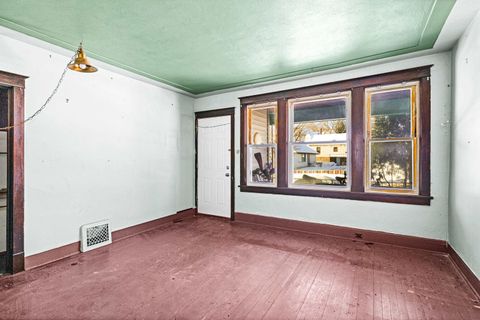 Tiny photo for 2826 W 3rd St, Duluth, MN 55806 (MLS # 6123449)