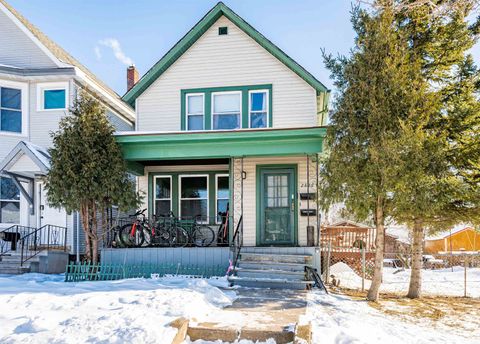 Photo of 2826 W 3rd St, Duluth, MN 55806 (MLS # 6123449)