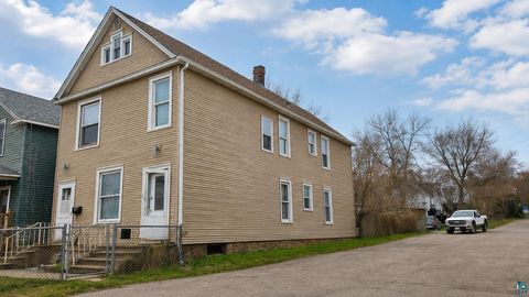 Photo of 2713 W 3rd St, Duluth, MN 55806 (MLS # 6125093)