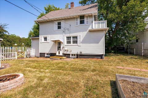 Tiny photo for 824 E 11th St, Duluth, MN 55805 (MLS # 6127401)