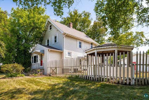 Tiny photo for 824 E 11th St, Duluth, MN 55805 (MLS # 6127401)