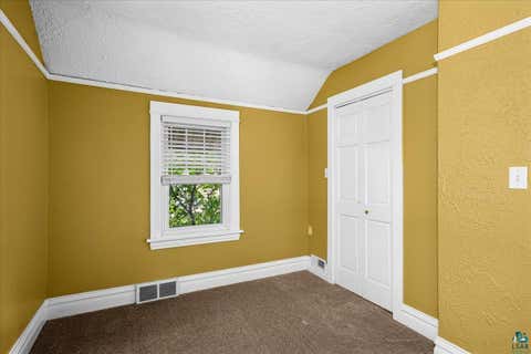Tiny photo for 824 E 11th St, Duluth, MN 55805 (MLS # 6127401)