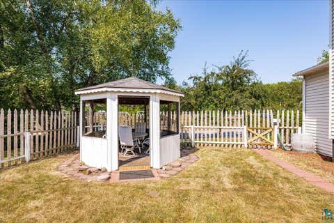 Tiny photo for 824 E 11th St, Duluth, MN 55805 (MLS # 6127401)