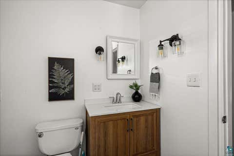 Tiny photo for 824 E 11th St, Duluth, MN 55805 (MLS # 6127401)