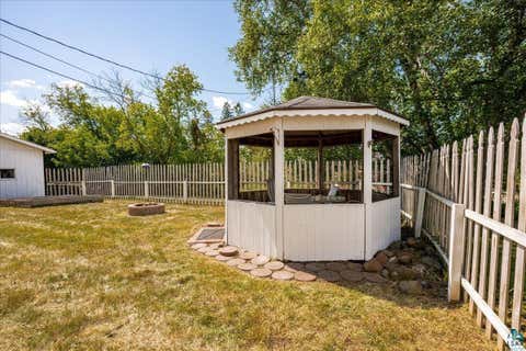 Tiny photo for 824 E 11th St, Duluth, MN 55805 (MLS # 6127401)