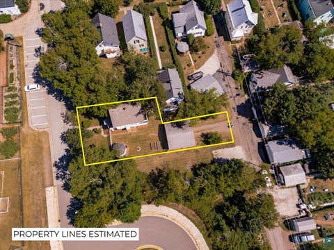 Tiny photo for 824 E 11th St, Duluth, MN 55805 (MLS # 6127401)