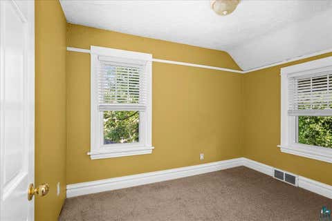 Tiny photo for 824 E 11th St, Duluth, MN 55805 (MLS # 6127401)