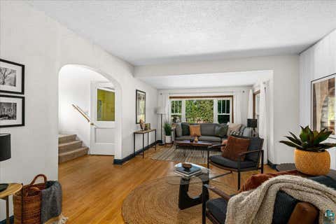 Tiny photo for 824 E 11th St, Duluth, MN 55805 (MLS # 6127401)