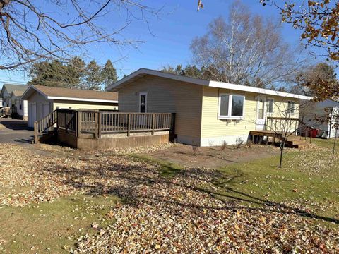 Photo of 1501 Washington Ave, Cloquet, MN 55720 (MLS # 6122650)
