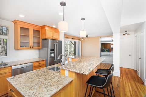 Tiny photo for 1926 Columbus Ave, Duluth, MN 55803 (MLS # 6125294)