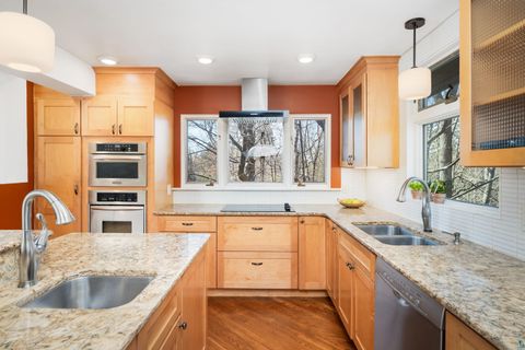 Tiny photo for 1926 Columbus Ave, Duluth, MN 55803 (MLS # 6125294)