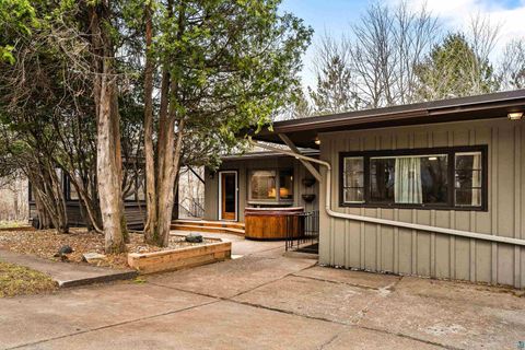 Tiny photo for 1926 Columbus Ave, Duluth, MN 55803 (MLS # 6125294)