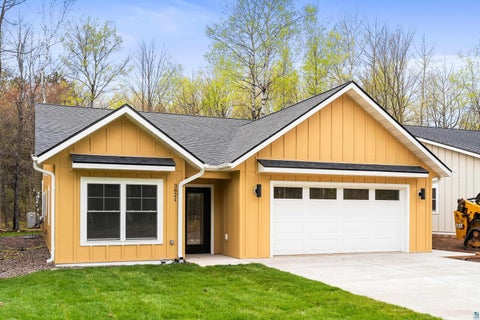 Photo of 3829 Fountain Gate Dr, Duluth, MN 55811 (MLS # 6126159)