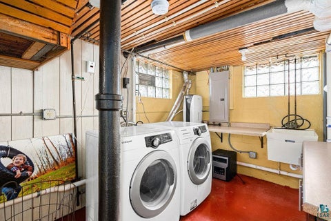 Tiny photo for 2312 E 8th St, Duluth, MN 55812 (MLS # 6125194)