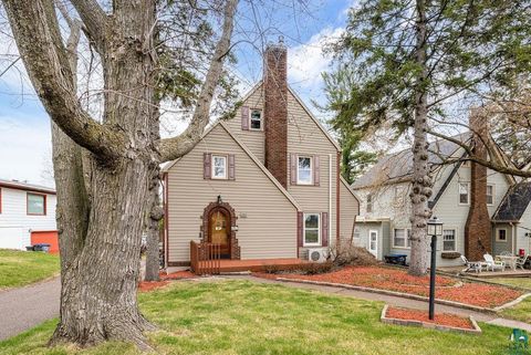Photo of 2312 E 8th St, Duluth, MN 55812 (MLS # 6125194)