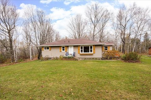 Photo of 3511 Garden Park Dr, Hermantown, MN 55811 (MLS # 6122709)