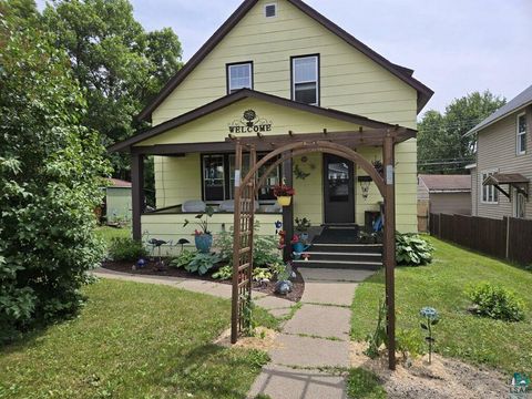 Photo of 324 E White St, Ely, MN 55731 (MLS # 6126355)
