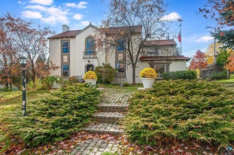 Photo of 2931 Greysolon Rd, Duluth, MN 55812 (MLS # 6124388)