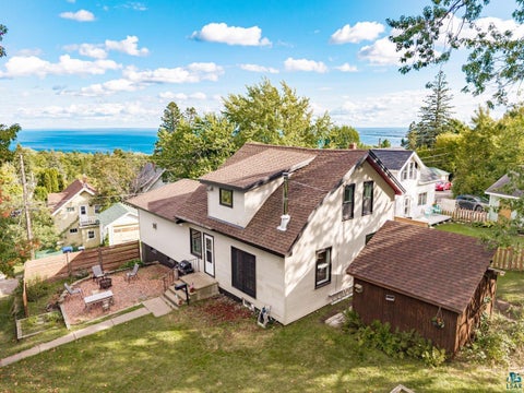 Photo of 1502 E Skyline Pkwy, Duluth, MN 55805 (MLS # 6127913)