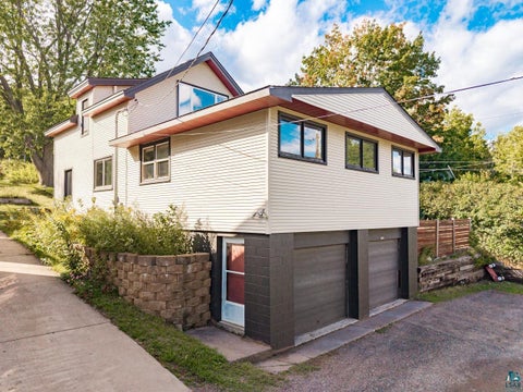 Tiny photo for 1502 E Skyline Pkwy, Duluth, MN 55805 (MLS # 6127913)