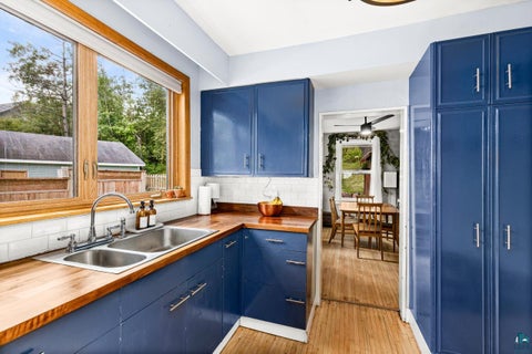 Tiny photo for 1502 E Skyline Pkwy, Duluth, MN 55805 (MLS # 6127913)