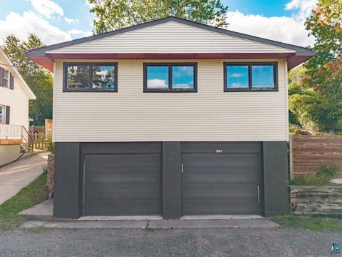 Tiny photo for 1502 E Skyline Pkwy, Duluth, MN 55805 (MLS # 6127913)