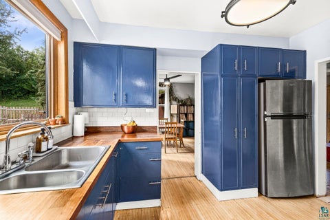 Tiny photo for 1502 E Skyline Pkwy, Duluth, MN 55805 (MLS # 6127913)
