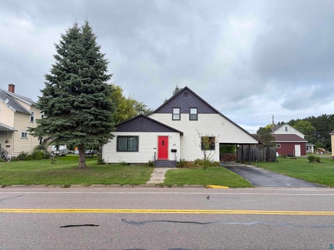 Photo of 731 E Camp St, Ely, MN 55731 (MLS # 6127980)