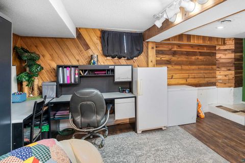 Tiny photo for 811 N 56th Ave W Ave, Duluth, MN 55807 (MLS # 6123823)