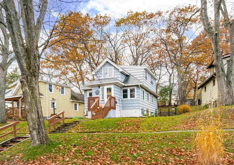 Photo of 521 Sparkman Ave, Duluth, MN 55803 (MLS # 6122609)