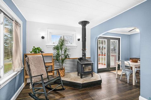Tiny photo for 2352 Pershing St, Duluth, MN 55811 (MLS # 6124984)