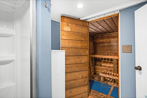 Tiny photo for 4723 W 6th St, Duluth, MN 55807 (MLS # 6123890)