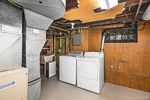 Tiny photo for 4723 W 6th St, Duluth, MN 55807 (MLS # 6123890)