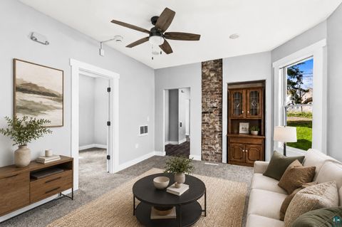 Tiny photo for 2815 W 3rd St, Duluth, MN 55806 (MLS # 6125442)