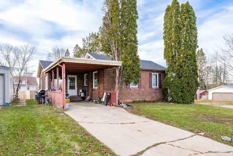 Photo of 401 Memorial Dr, Buhl, MN 55713 (MLS # 6122932)