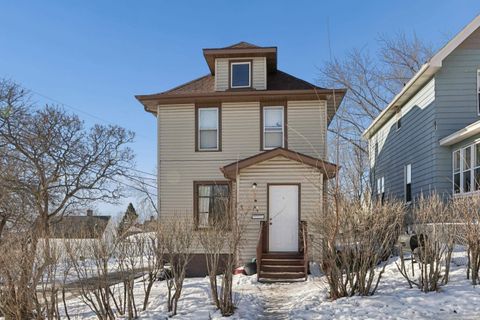 Photo of 419 N 13th Ave E Ave, Duluth, MN 55805 (MLS # 6123631)