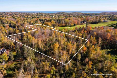 Photo of 47 3rd Ave S, Duluth, MN 55803 (MLS # 6122639)