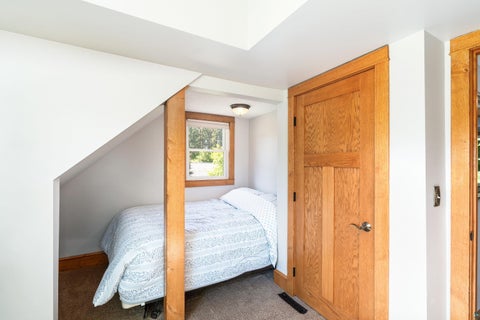 Tiny photo for 5716 Lakewood Rd, Duluth, MN 55804 (MLS # 6126608)